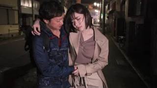 Đưa cô nhân viên nữ nhậu say xỉn vì cãi nhau với anh xã về nhà