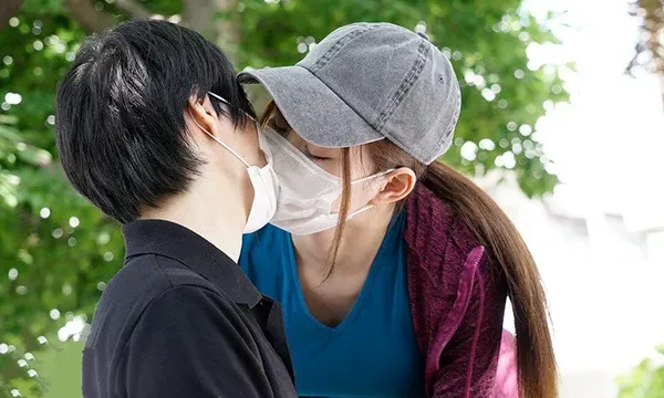 Chuyện tình của akari mitani với người yêu quen qua mạng trong mùa covid