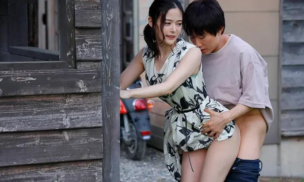 Siêu phẩm đi làm thuê Trả bài luôn vợ xinh đẹp của ông chủ