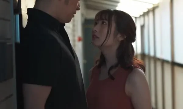 Vợ yêu mang thai, tôi bị bốc lửa bởi bà xã nhà cạnh bên thường ở nhà một mình