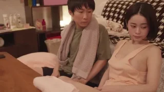 Tỉnh dậy sau bửa tiệc rượu, tôi nhìn thấy ghệ của cấp trên ngon vl