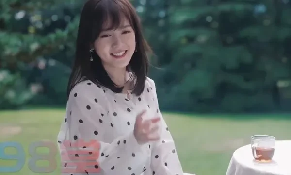 Ngày đầu đóng phim em còn ngại, nhưng em xinh vcl