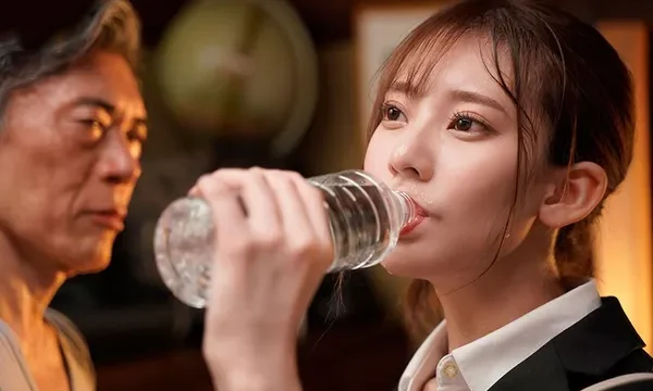 Cô giáo đến nhà để gặp phụ huynh cậu học trò nghỉ học và cái kết