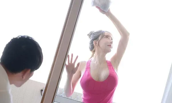 Một tuần chị gái gấu đến sống chung, tôi không chịu nổi trước vẻ đẹp ấy