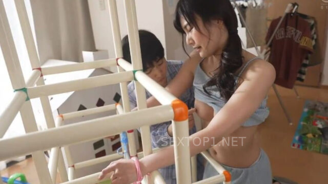 Dì chăm sóc thằng cháu bị nó dụ chơi trò chơi rồi trói lại làm trò biến thái